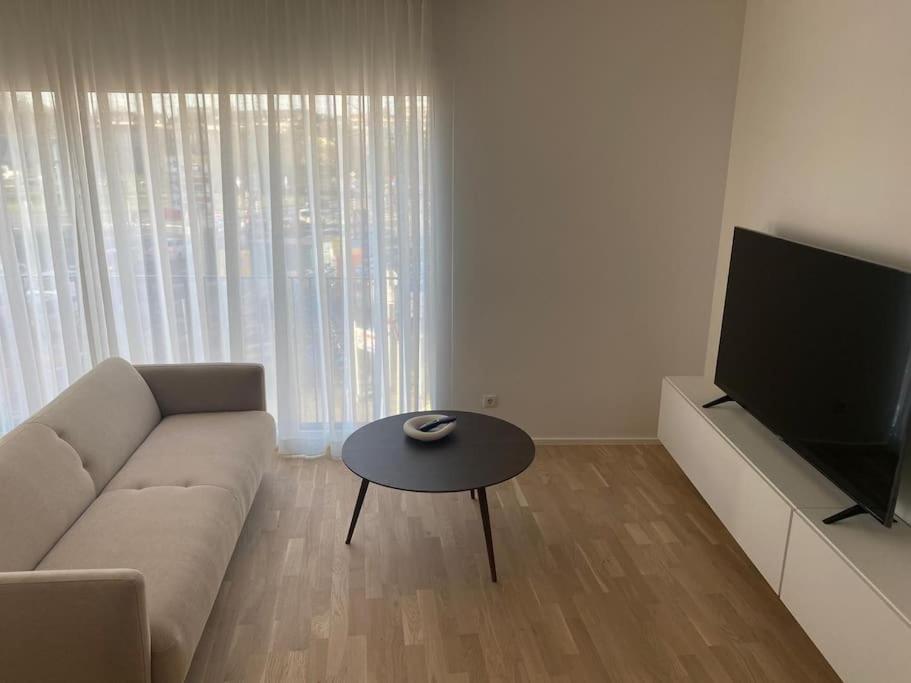 New Spacious Two Bedroom Center With Parking, Near Public Transport Luxemburgo Exterior foto